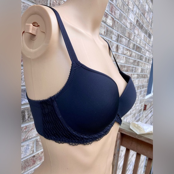 34B Wacoal Black Bra - Picture 5 of 9
